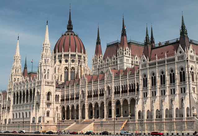combinado-perlin-praga-viena-y-budapest-foto-de-budapest-parlamento-bidtravel.jpg
