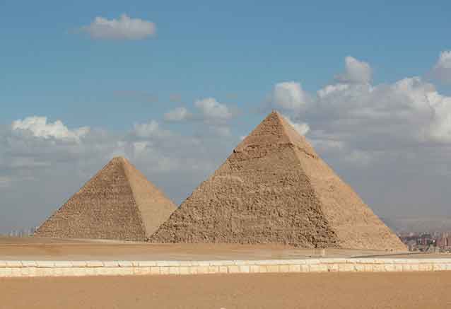 Viaje-Egipto-seguro-viernes-de-Madrid-piramides-bidtravel.jpg