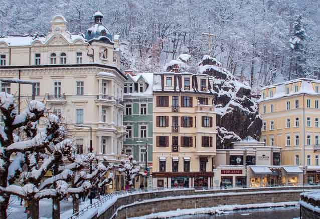 Republica-Checa-Karlovy-Vary-paisaje-nevado-de-la-ciudad-Viajes-Bidtravel.jpg