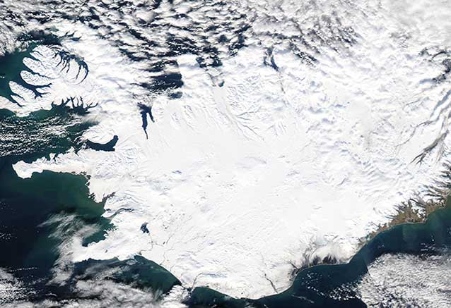 Foto-de-Islandia-desde-un-satelite-de-la-Nasa-licencia-2-0.jpg